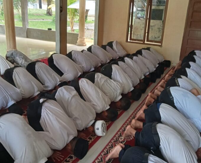 Sujud Syukur Setelah Selesai Ujian